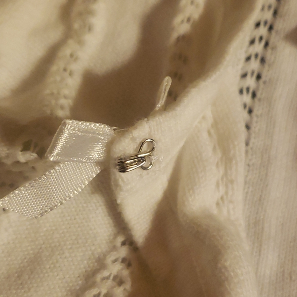 Sweater - Picture 4 of 6
